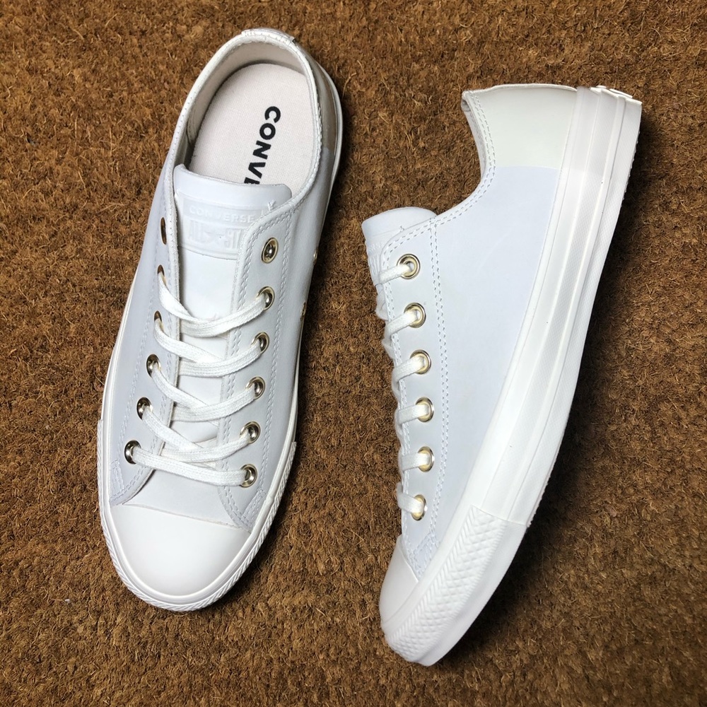 Converse Chuck Taylor Ox NWT